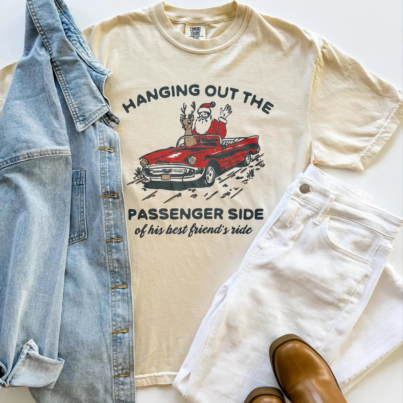 Mugsby Santa passenger side graphic tee