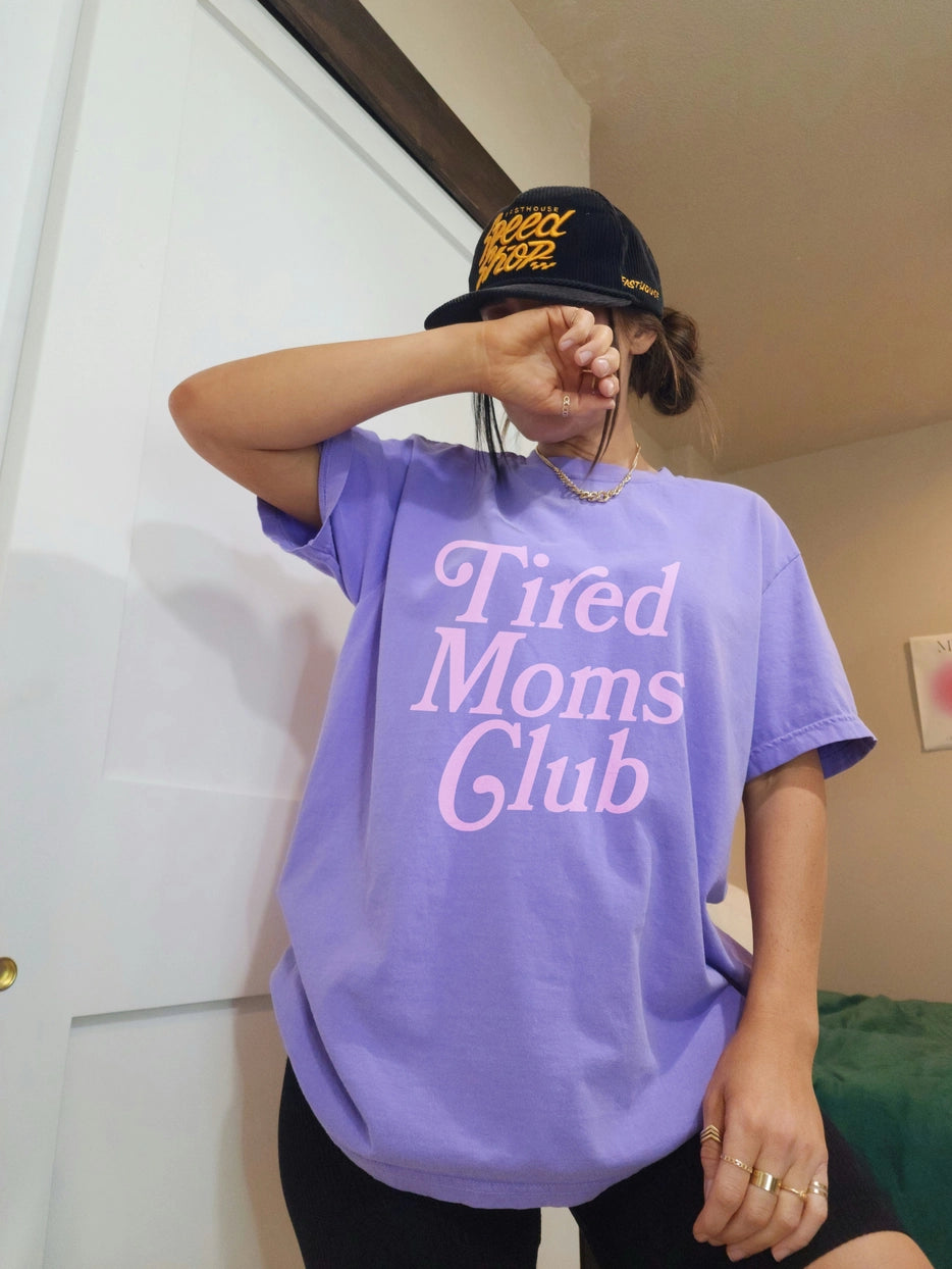 LOLA MAGNOLIA tired moms club tee