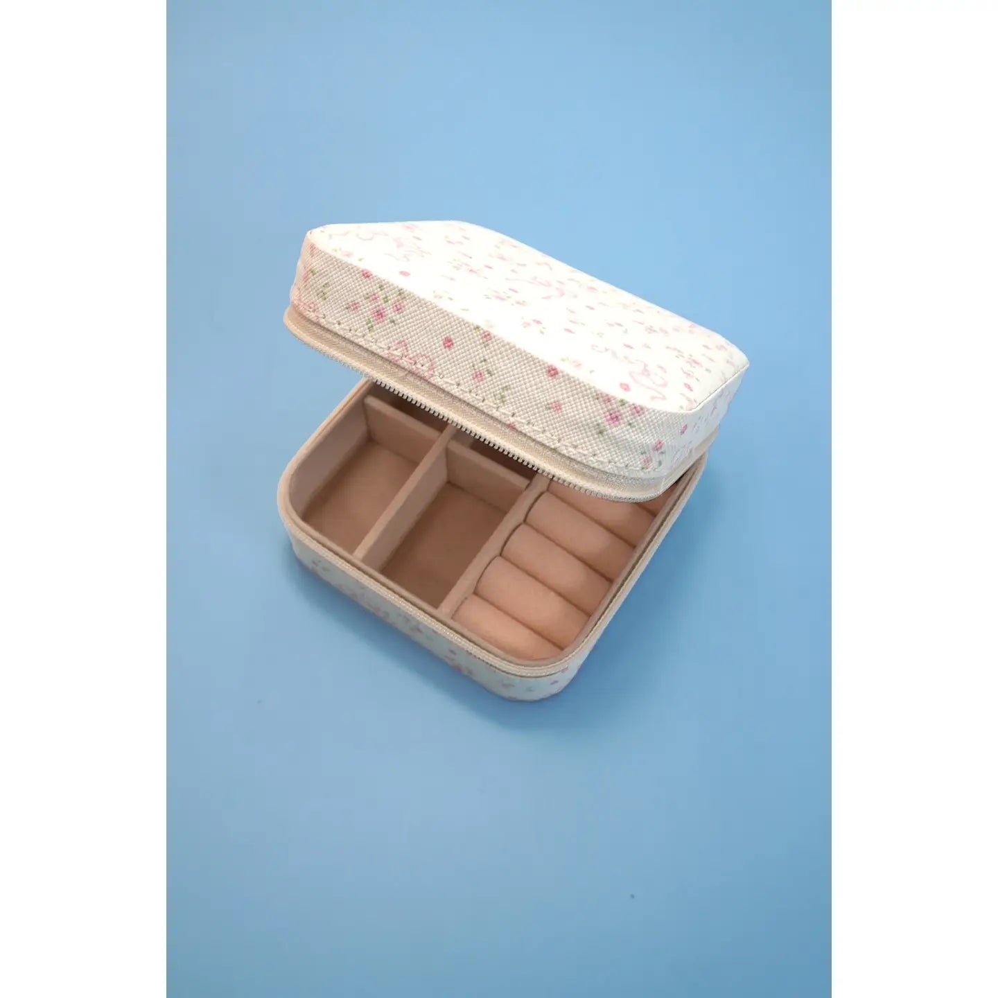 Josslyn jewelry organizer travel box